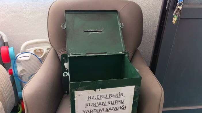 camiye-girip-bagis-kutusunu-kirdi-100-bin-tl-ile-kayiplara-karisti