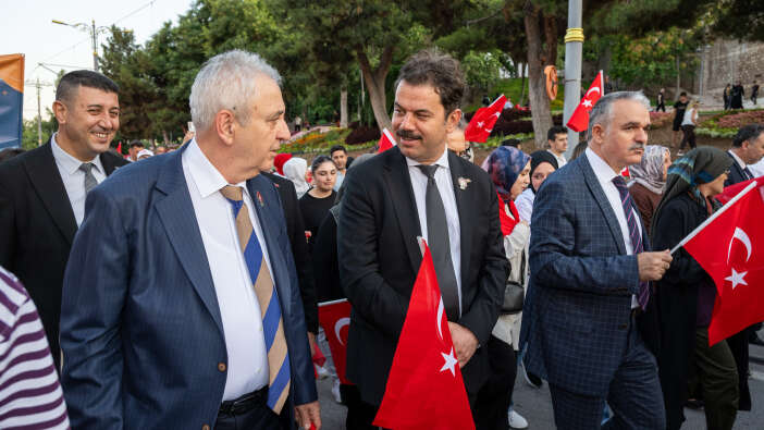konyada-15-temmuz-ruhu-yasatildi-selcuk-universitesi-de-meydanlardaydi