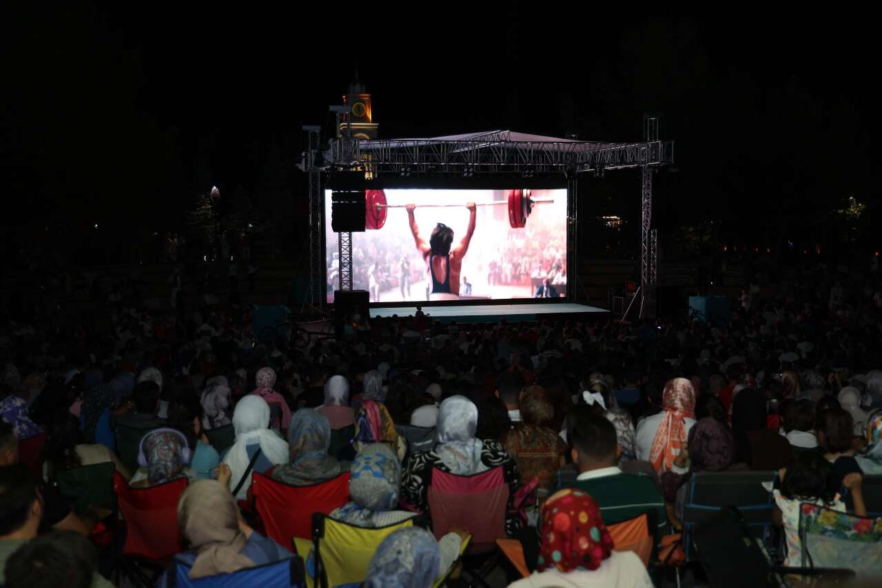 konyada-acik-hava-sinemasi-keyfi-haftanin-iki-gunu-duzenlenecek