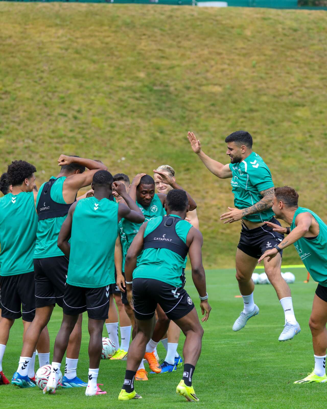 konyaspor-slovenyadaki-calismalarini-surduruyor-yeni-transferler-de-katildi