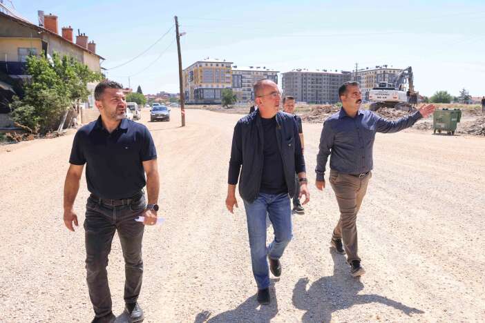 meram-belediyesi-gaza-basti-konyada-yollar-yenilenmeye-basladi