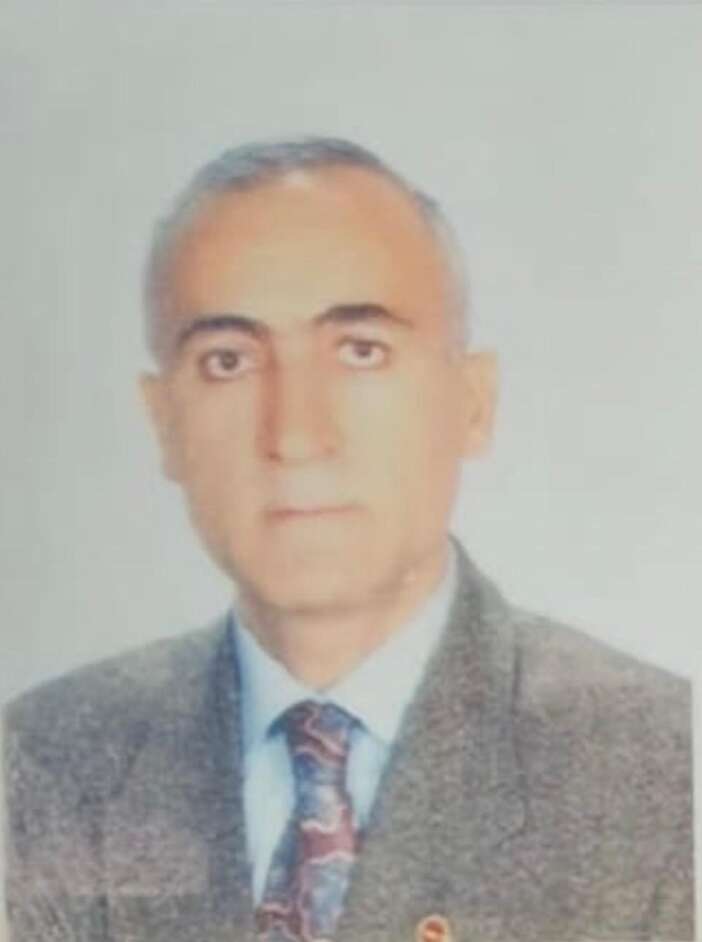 otomobil-agaca-carpti-eski-savci-oldu-esi-yaralandi