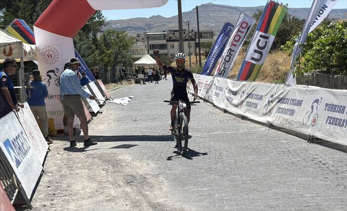 konya-buyuksehirli-pedal-ahmet-can-akpinar-turkiye-sampiyonluguna-uzandi