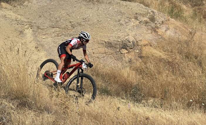 konya-buyuksehirli-pedal-ahmet-can-akpinar-turkiye-sampiyonluguna-uzandi