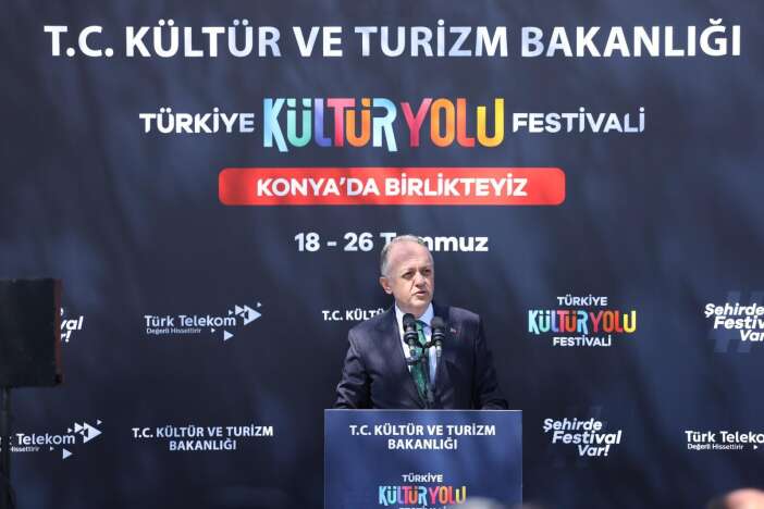 konyada-festival-coskusu-basladi-9-gun-boyunca-unlu-akini-olacak