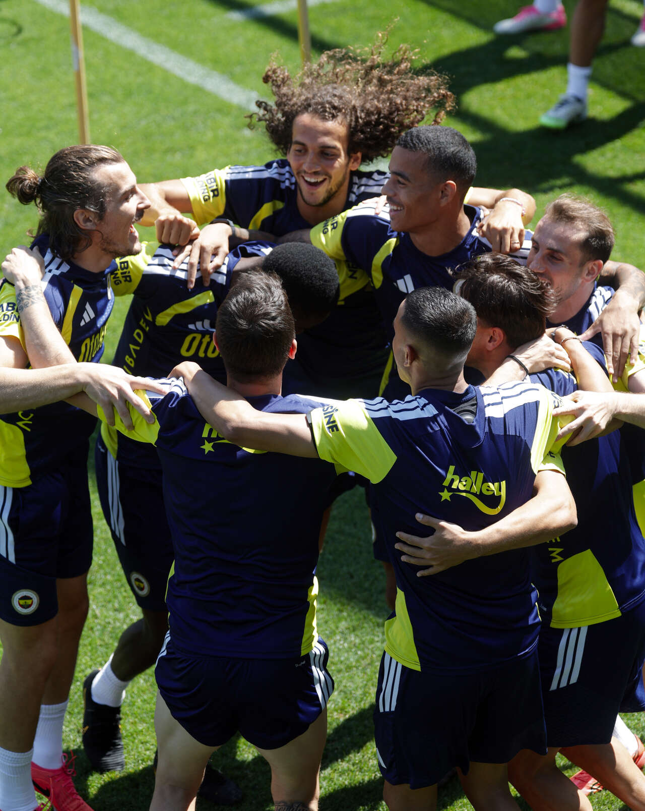 fenerbahce-yeni-sezonun-ilk-resmi-macina-bugun-cikiyor