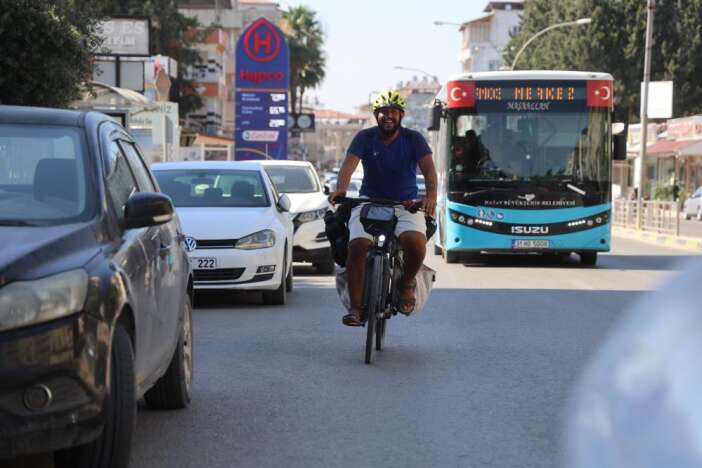 iki-yil-once-kaybettigi-annesi-icin-yollarda-kutsal-topraklara-pedal-ceviriyor