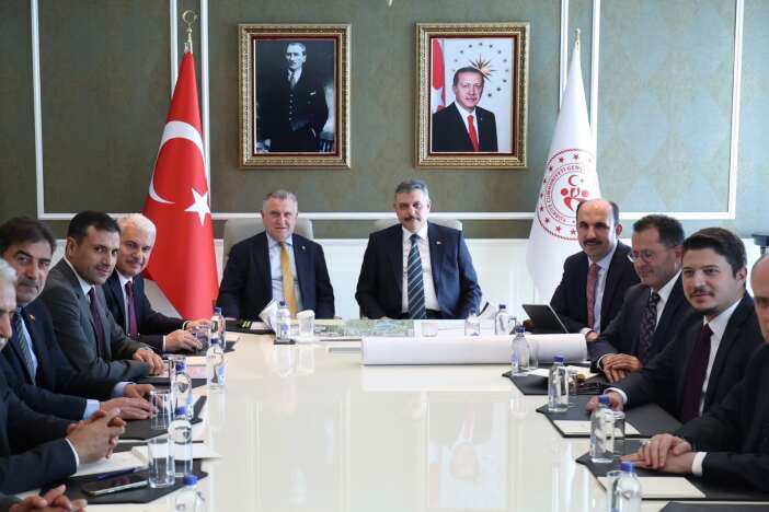 konyanin-genclik-ve-spor-yatirimlari-ankarada-masaya-yatirildi
