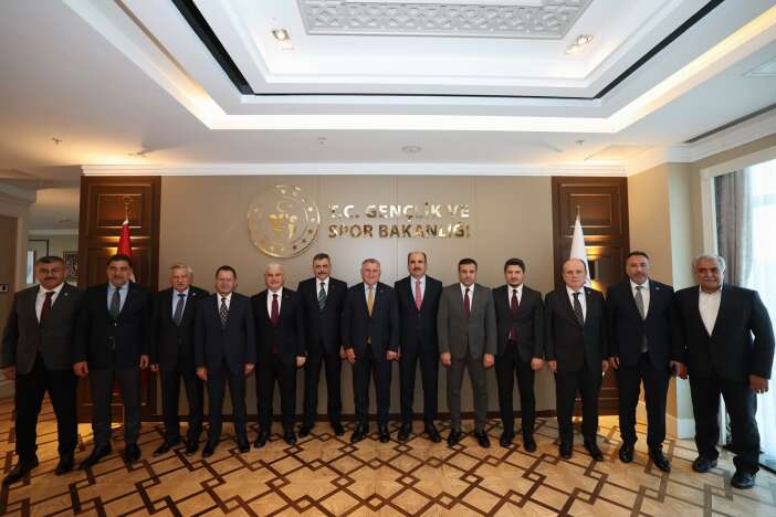 konyanin-genclik-ve-spor-yatirimlari-ankarada-masaya-yatirildi