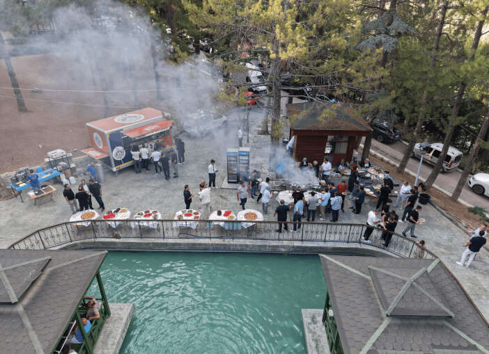 konya-insaat-sektorunde-dayanisma-gunu-komutten-ornek-organizasyon