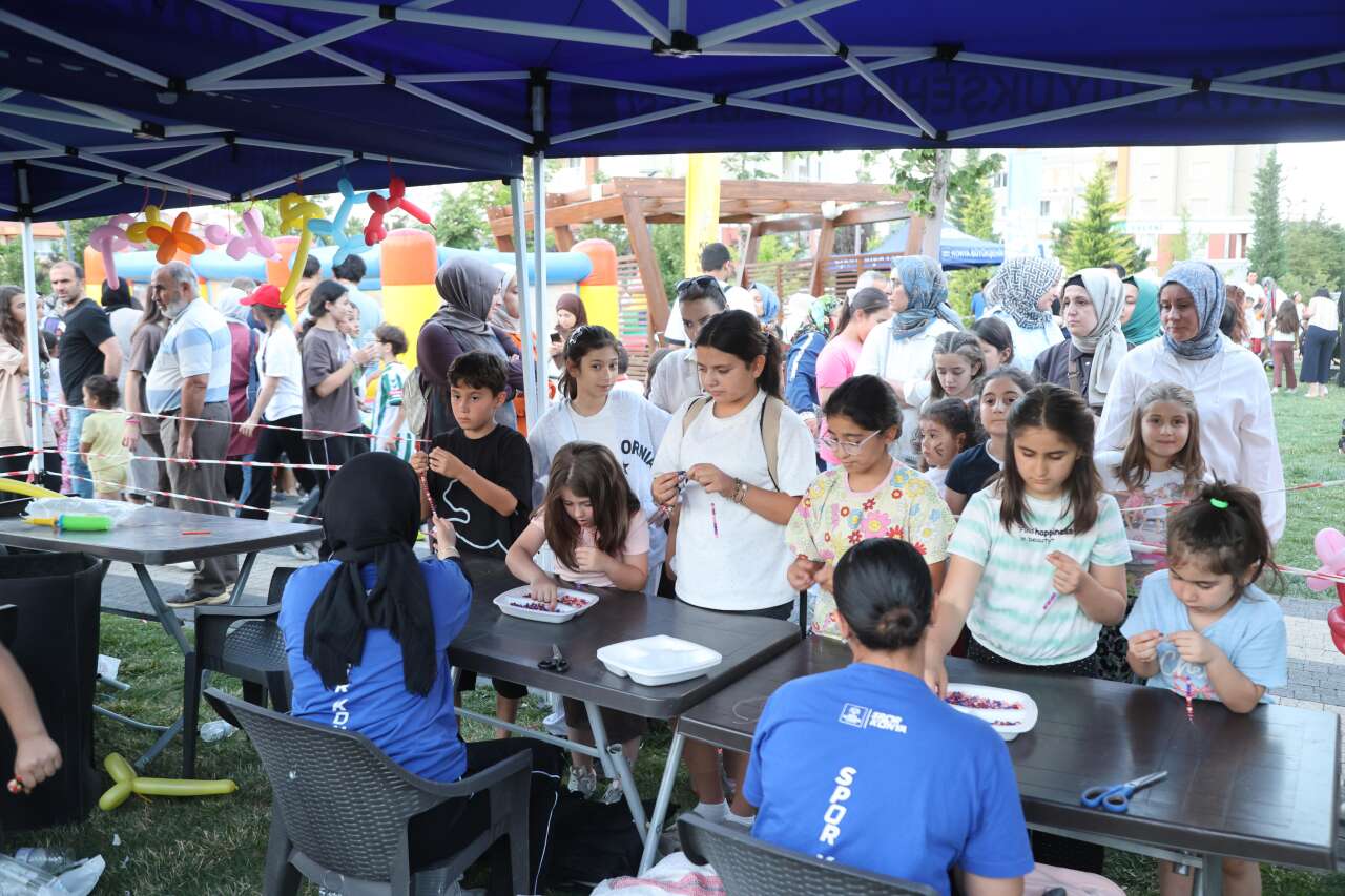 konyada-34-parkta-ucretsiz-etkinlik-cocuklar-doyasiya-egleniyor