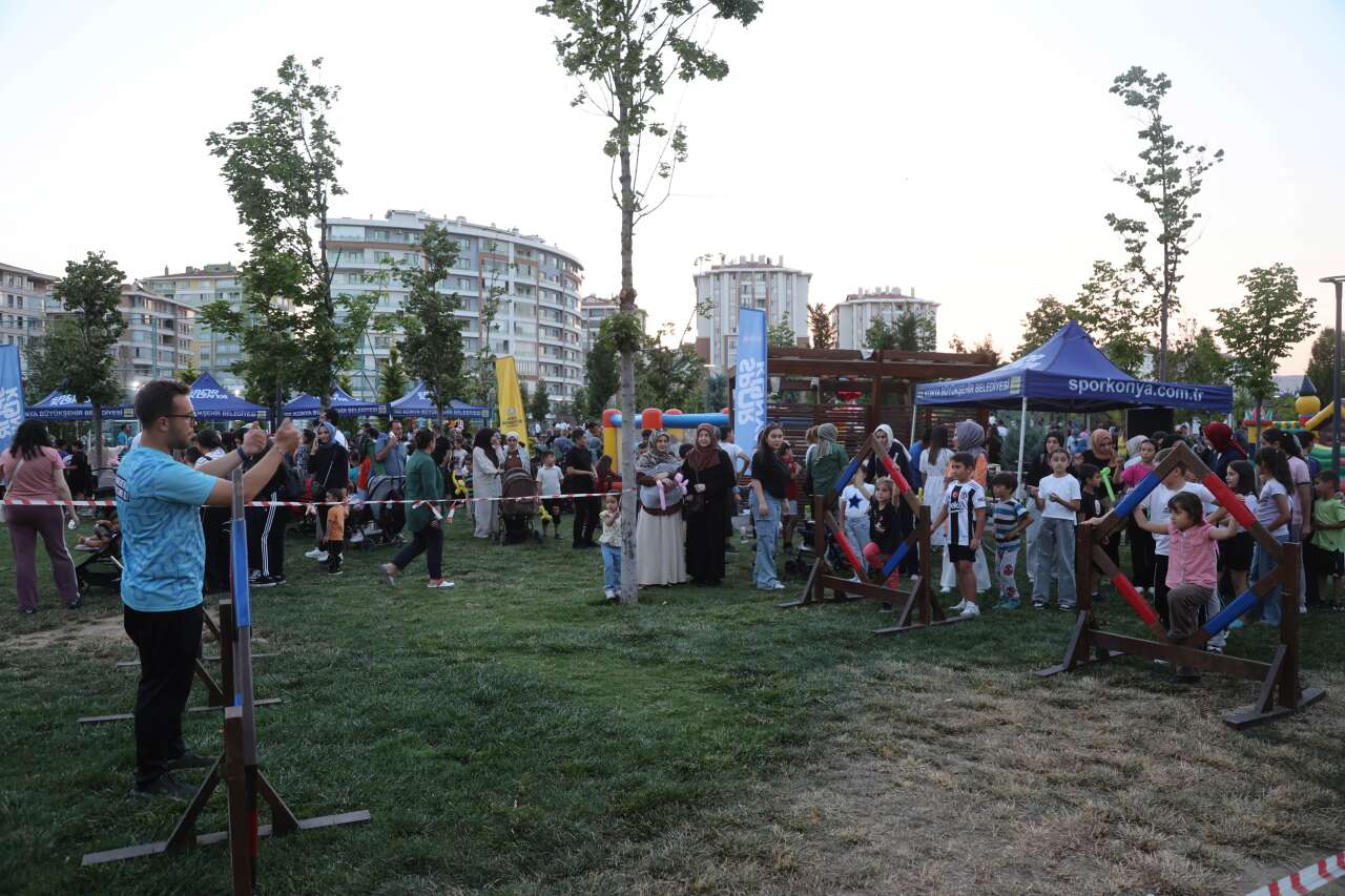 konyada-34-parkta-ucretsiz-etkinlik-cocuklar-doyasiya-egleniyor
