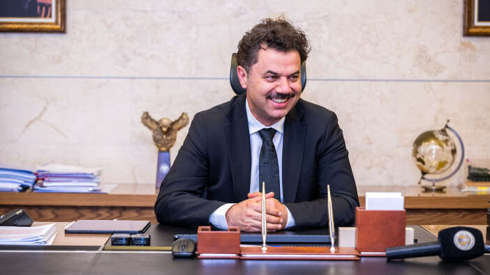 500-bin-sinirini-asti-iste-selcuk-universitesinin-sembol-mezun-ismi