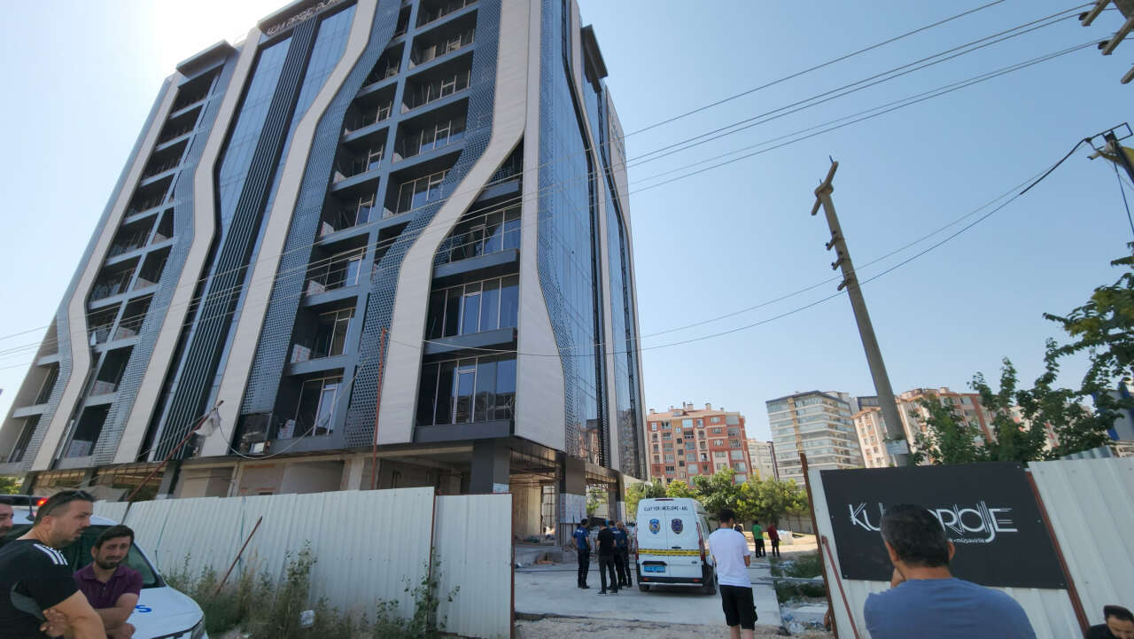 konyada-elektrik-akimina-kapilan-abdulkadir-altikat-7nci-kattan-duserek-oldu