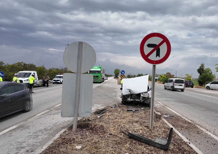 konyada-sehirlerarasi-yolu-kapatan-kaza-1i-agir-5-yarali-var