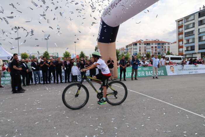 konyada-spor-dolu-bir-gun-minikler-odul-icin-pedal-cevirdi