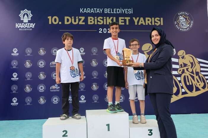 konyada-spor-dolu-bir-gun-minikler-odul-icin-pedal-cevirdi