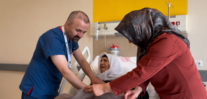 konyada-tip-tarihe-gecebilecek-ameliyat-96-yasindaki-kadin-sagligina-kavustu