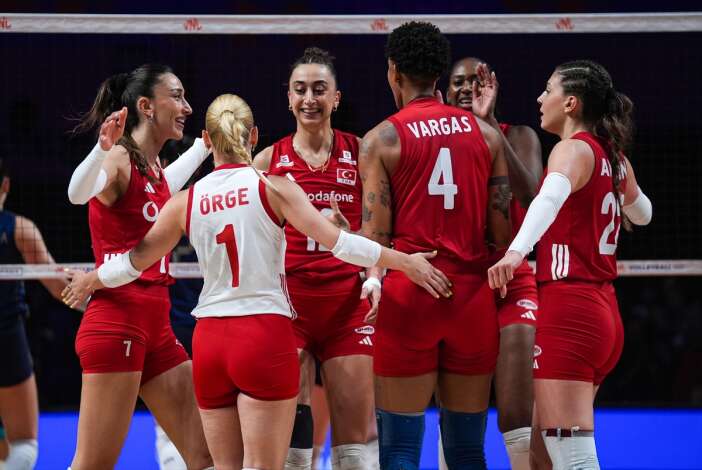 tarih-yazdilar-filenin-sultanlari-vnl-sampiyonu-oldu