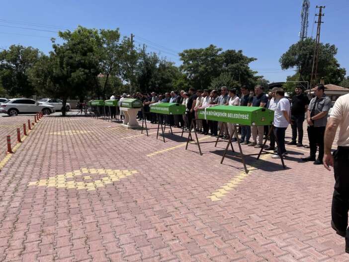 bu-aciya-yurek-dayanmaz-ayni-olayda-can-veren-5-kisi-konyada-topraga-verildi