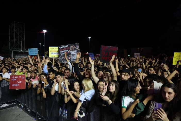 konya-kultur-yolu-festivalinin-finalinde-simge-ruzgari-esti