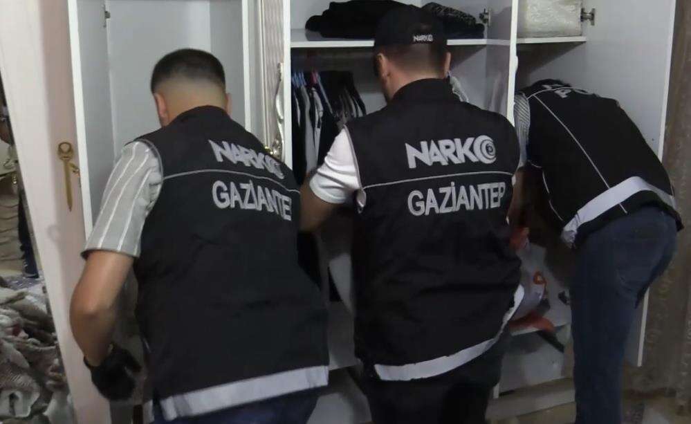 turkiye-gune-operasyonla-basladi-3-bin-polis-gorev-aldi-382-gozalti-var