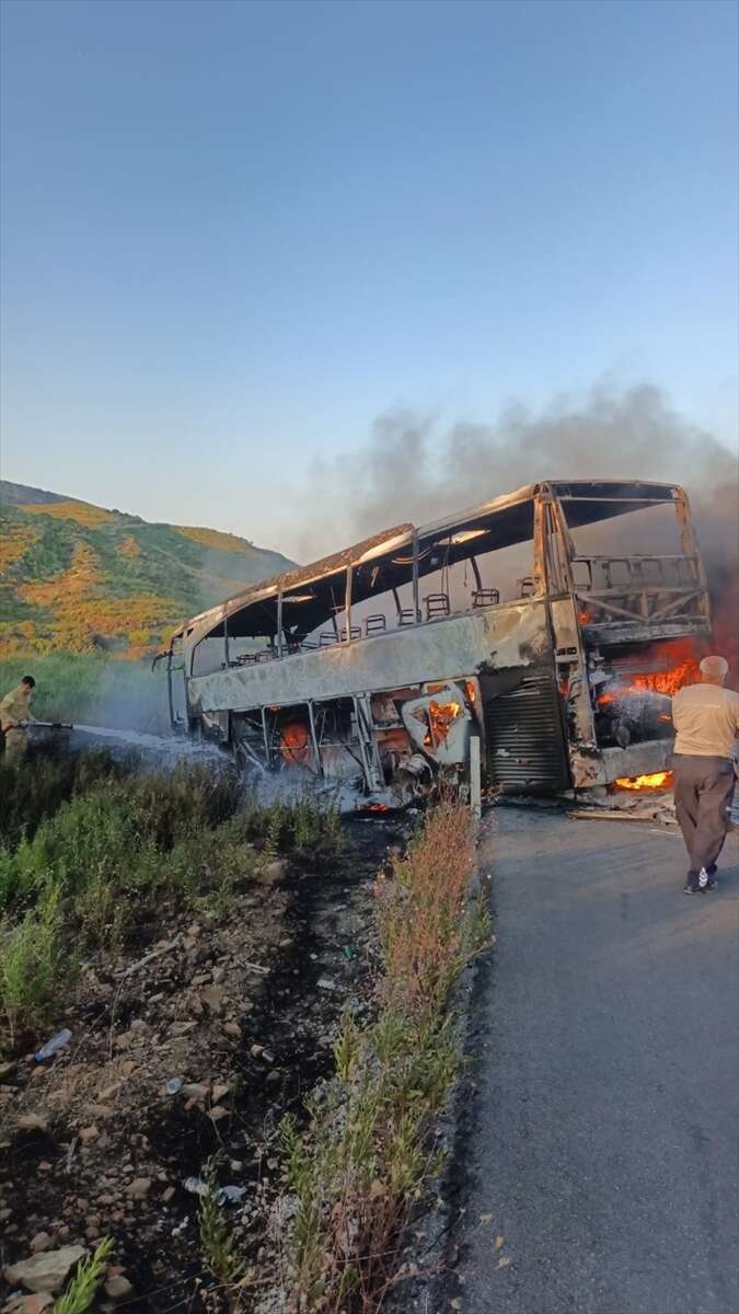 konya-yolunda-yolcu-otobusu-alev-aldi-28-kisi-son-anda-kurtuldu