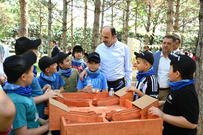konyada-55-bin-cocuga-eglence-dolu-yaz-kozagac-parki-kahkahalarla-senlendi