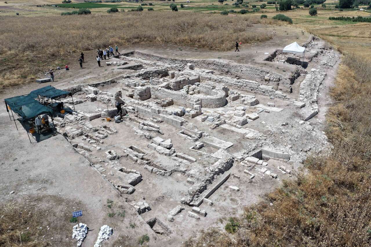 konyanin-3-tarihi-hazinesi-turizme-kazandiriliyor-kazilar-hiz-kesmeden-suruyor