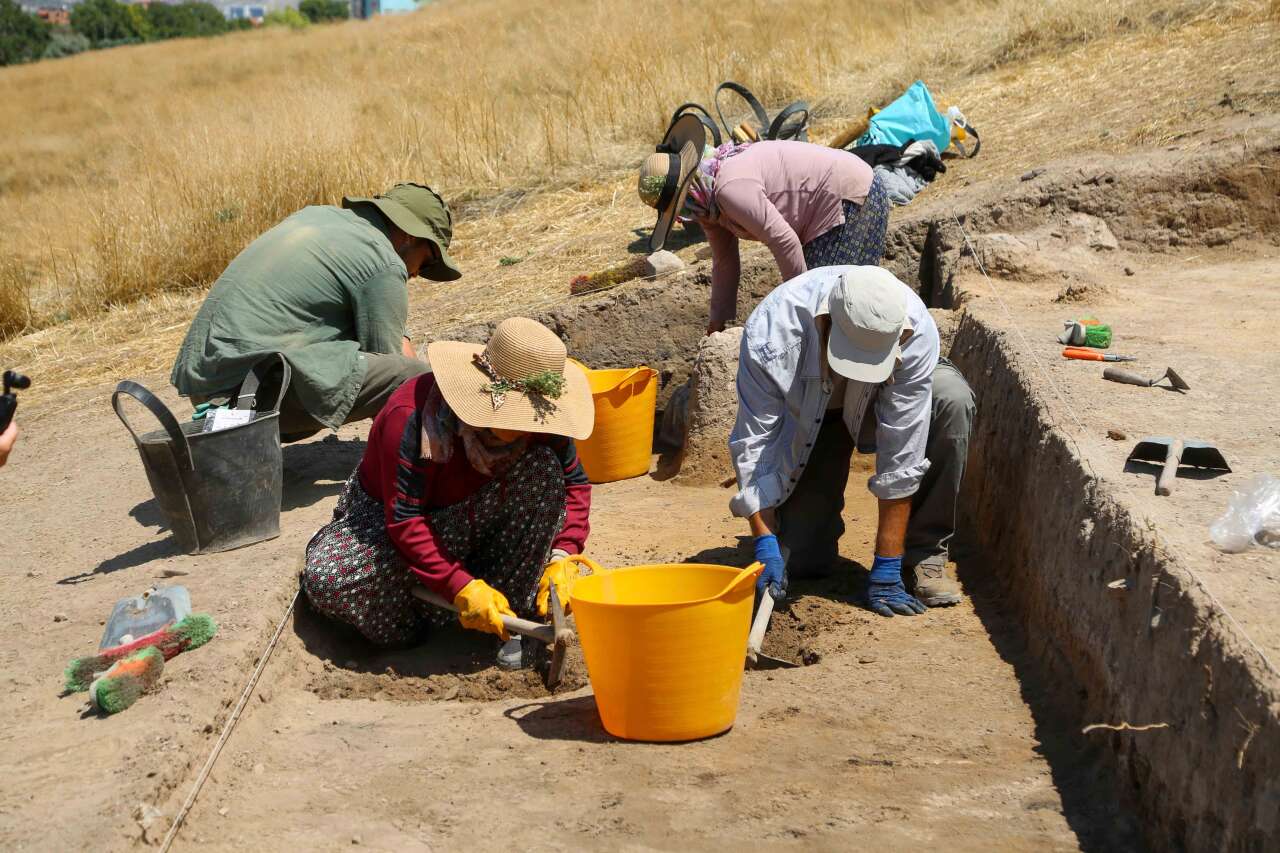 konyanin-3-tarihi-hazinesi-turizme-kazandiriliyor-kazilar-hiz-kesmeden-suruyor