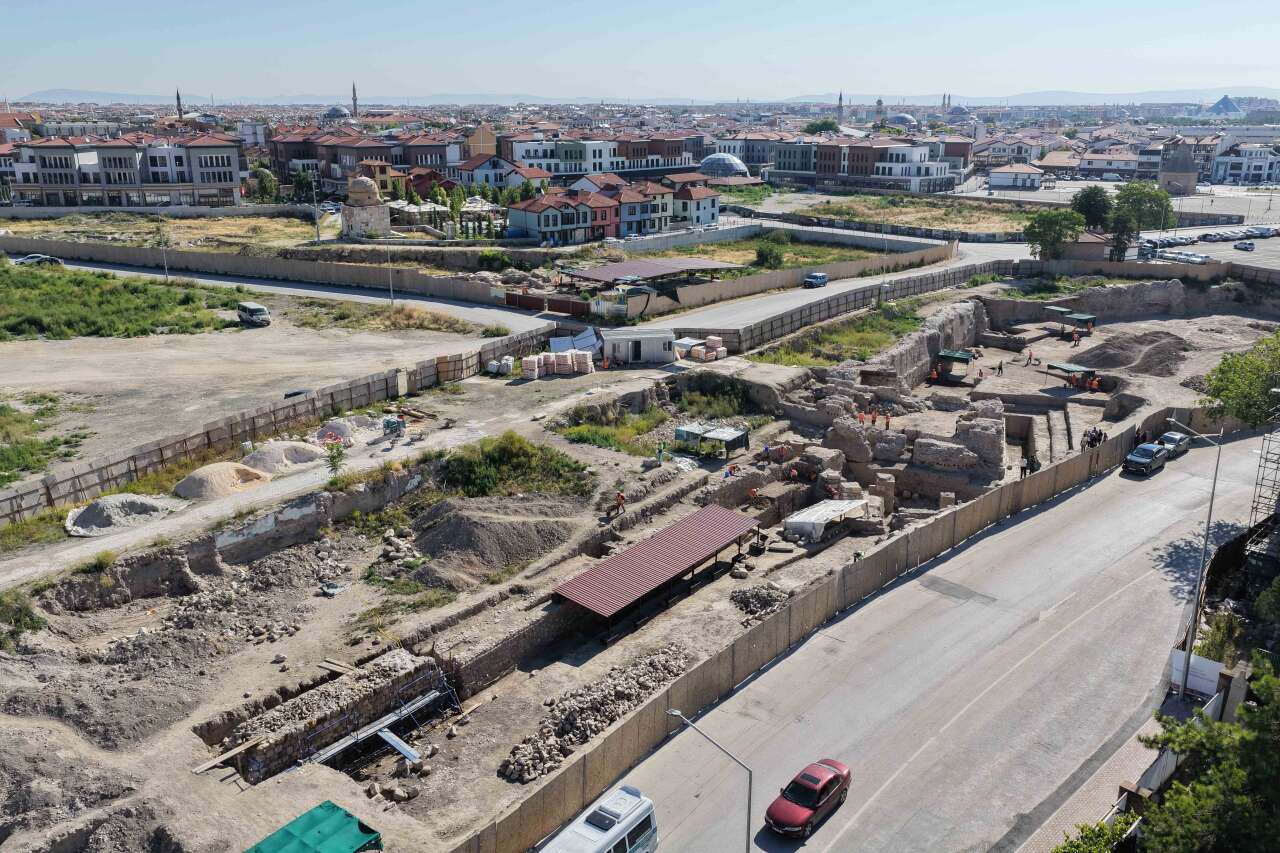 konyanin-3-tarihi-hazinesi-turizme-kazandiriliyor-kazilar-hiz-kesmeden-suruyor