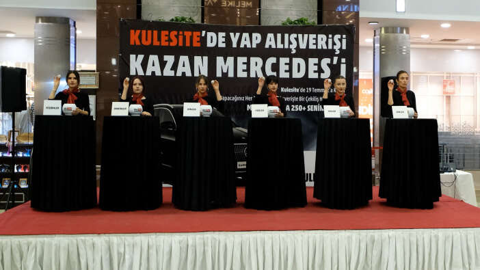 konyada-avmden-alisveris-yapti-eve-sifir-mercedes-ile-dondu