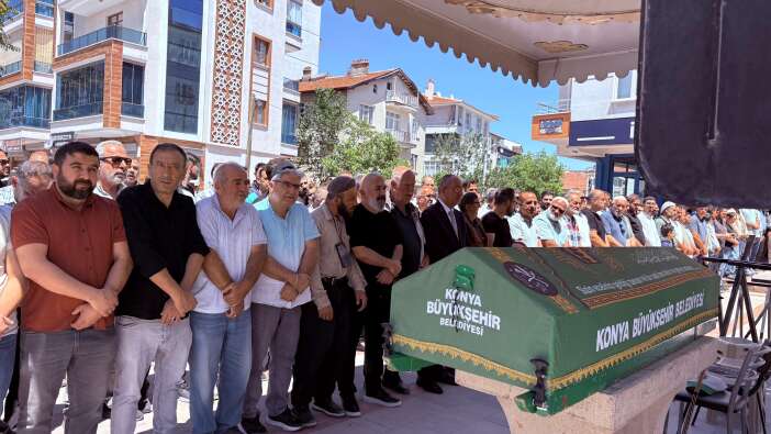 konyanin-gulleri-haydar-samuru-son-yolculuguna-ugurladi
