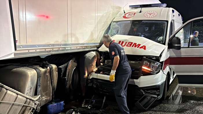 ambulansla-tir-carpisti-6-yarali