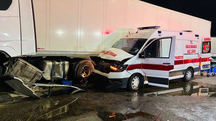 ambulansla-tir-carpisti-6-yarali