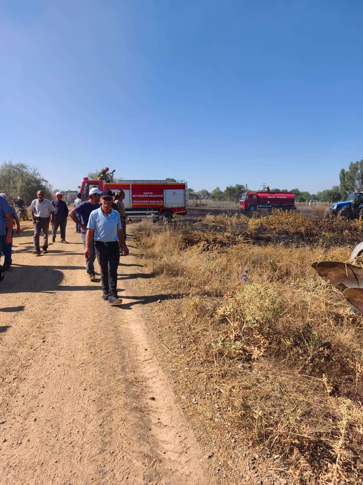 konyada-3-dekarlik-bugday-tarlasinda-korkutan-yangin-ekipler-zamanla-yaristi