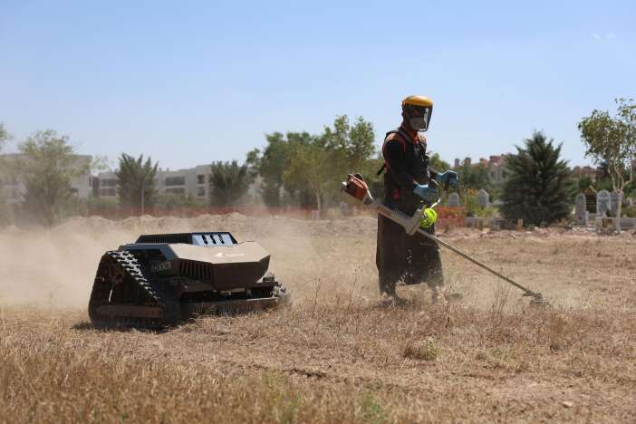 konyada-mezarliklara-robot-girdi-4-kat-hizlilar