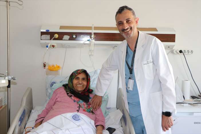 kaderin-boylesi-20-yil-once-aldirmak-istedigi-oglu-bugun-hayatini-kurtardi