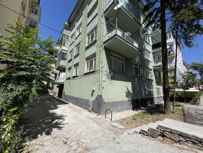 konyada-apartmanda-kanli-kavga-yonetici-bicaklandi-durumu-agir