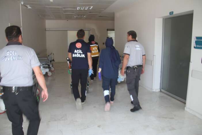konyada-kontrolden-cikan-arac-araziye-uctu-36-yasindaki-surucunun-durumu-agir