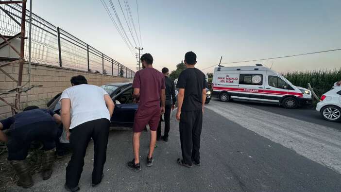 konyada-otomobil-elektrik-diregine-carpti-1i-agir-5-yarali-var