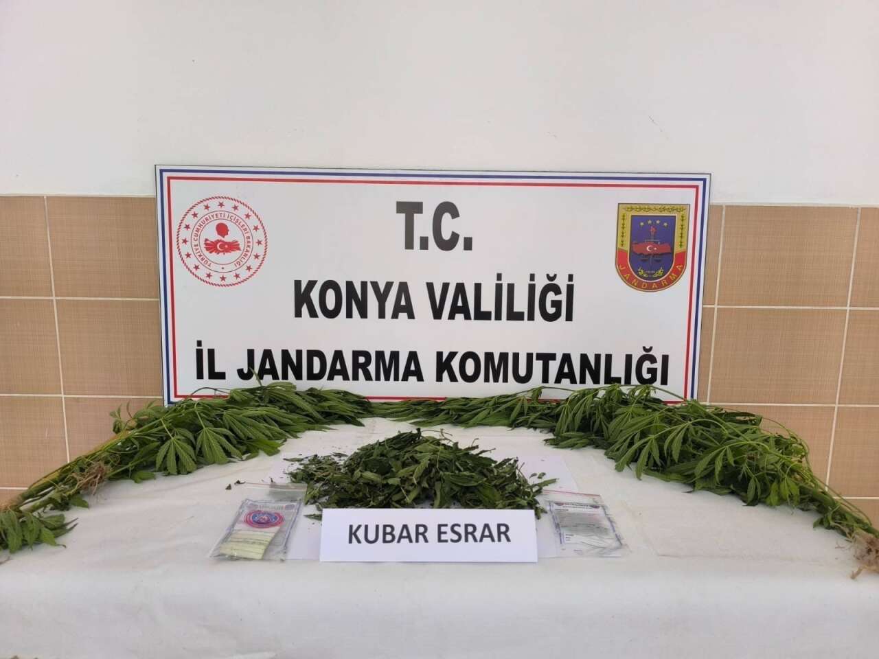 konyada-jandarmadan-uyusturucu-operasyonlari-61-kisi-yakalandi
