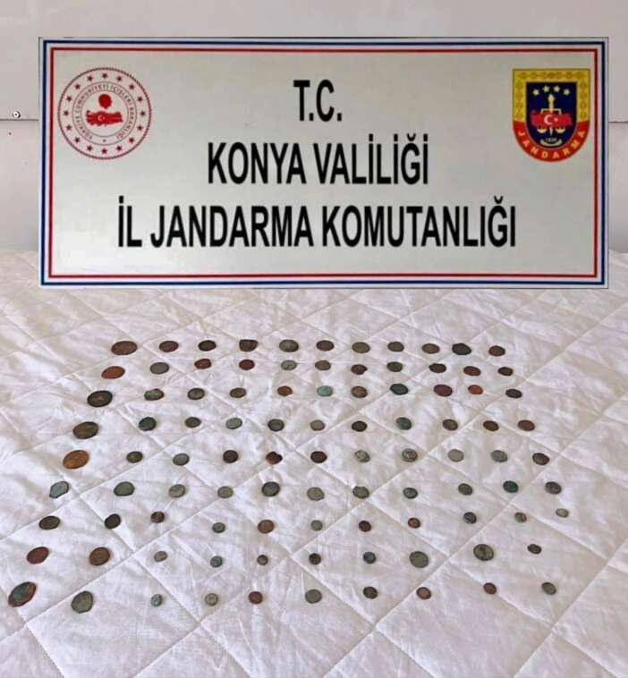 konyada-tarihi-eser-operasyonu-100-adet-sikke-ele-gecirildi