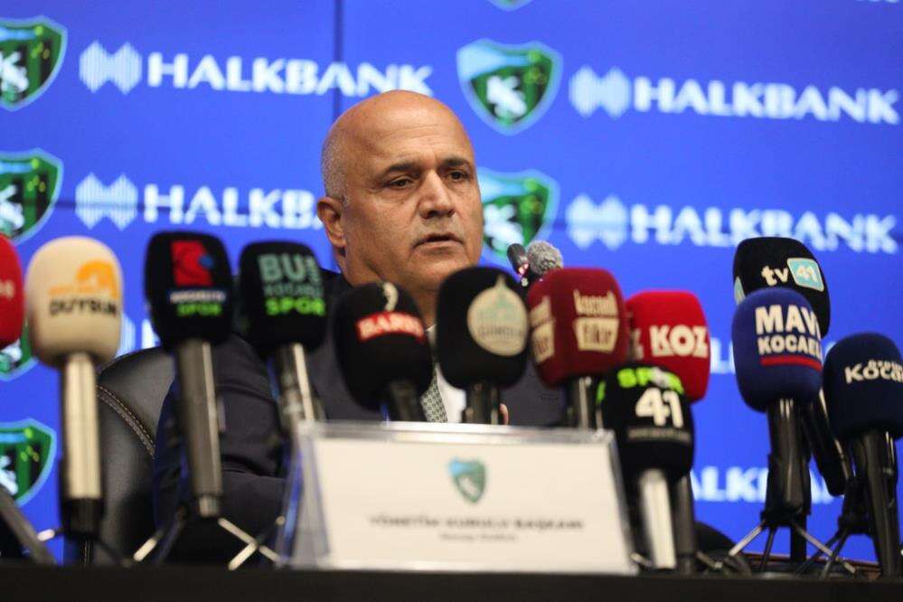 super-lig-ekibinde-ilginc-olay-bir-kiza-asik-oldu-takimi-terk-etti