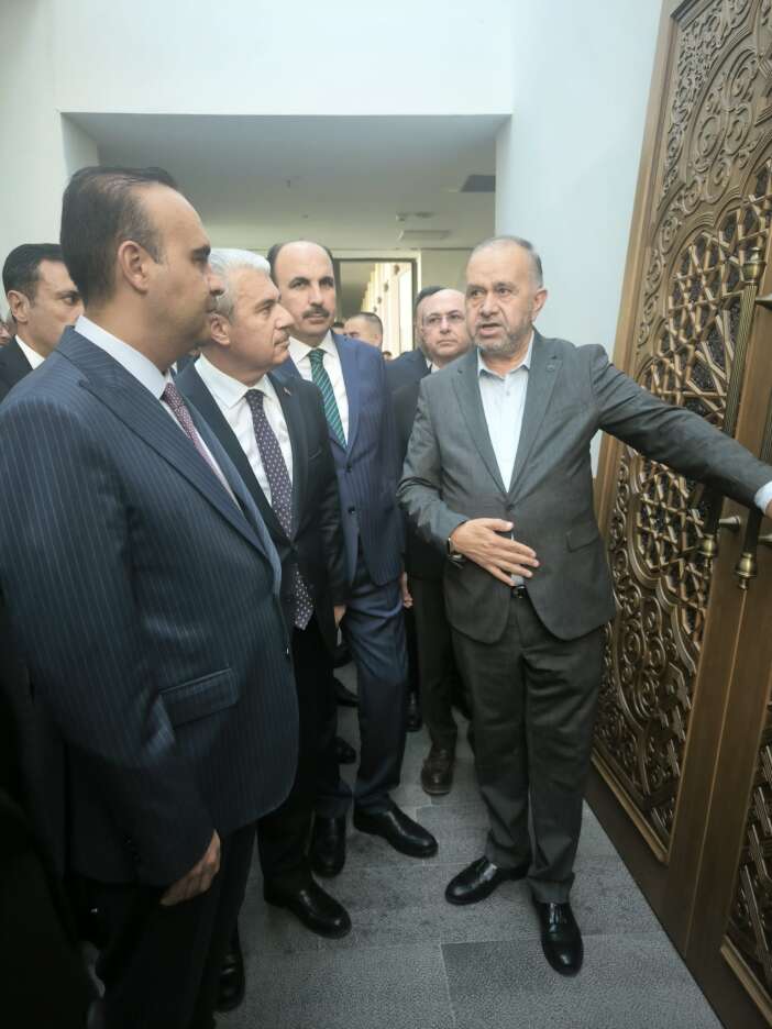 bakan-kacir-konyada-mobilya-sektorunun-projelerini-dinledi