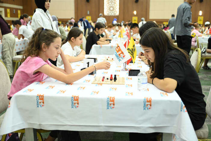 genc-komek-akil-ve-zeka-oyunlari-yarismasinda-final-heyecani-konyada-372-cocuk-kiyasiya-yaristi