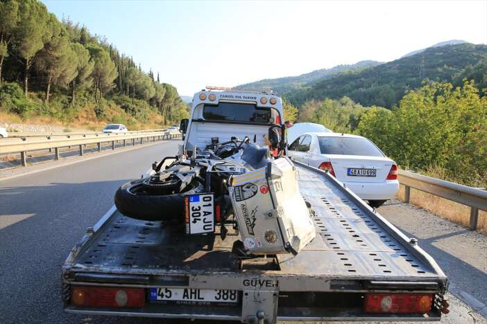 motosiklet-bariyerlere-carpti-61-yasindaki-surucu-hayatini-kaybetti