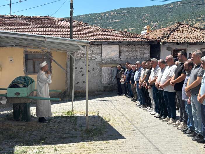 apartmanda-kanli-kavga-emekli-baskomiser-yonetici-yardimcisini-oldurdu