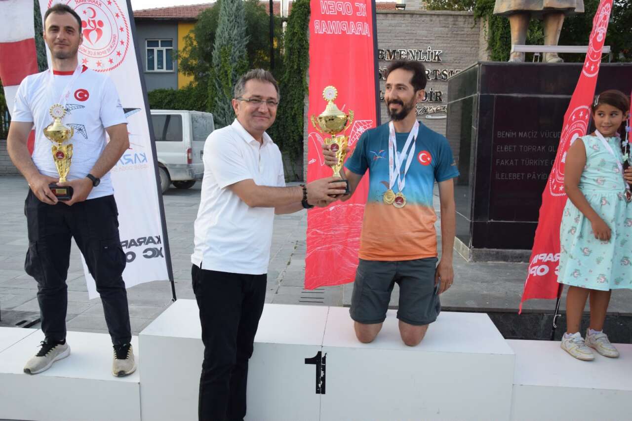 konya-karapinar-hava-sporlarinin-merkezi-oldu-sampiyonalar-basariyla-tamamlandi