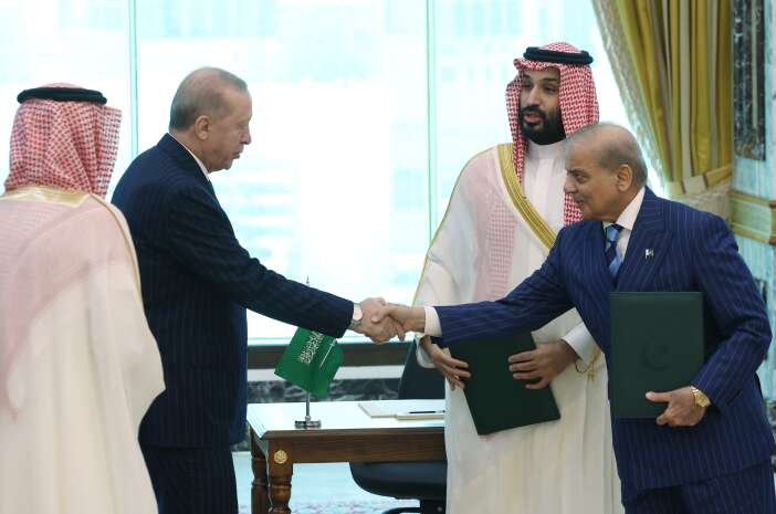 turkiye-suudi-arabistan-ve-pakistandan-guc-birligi-savunma-anlasmasi-imzalandi
